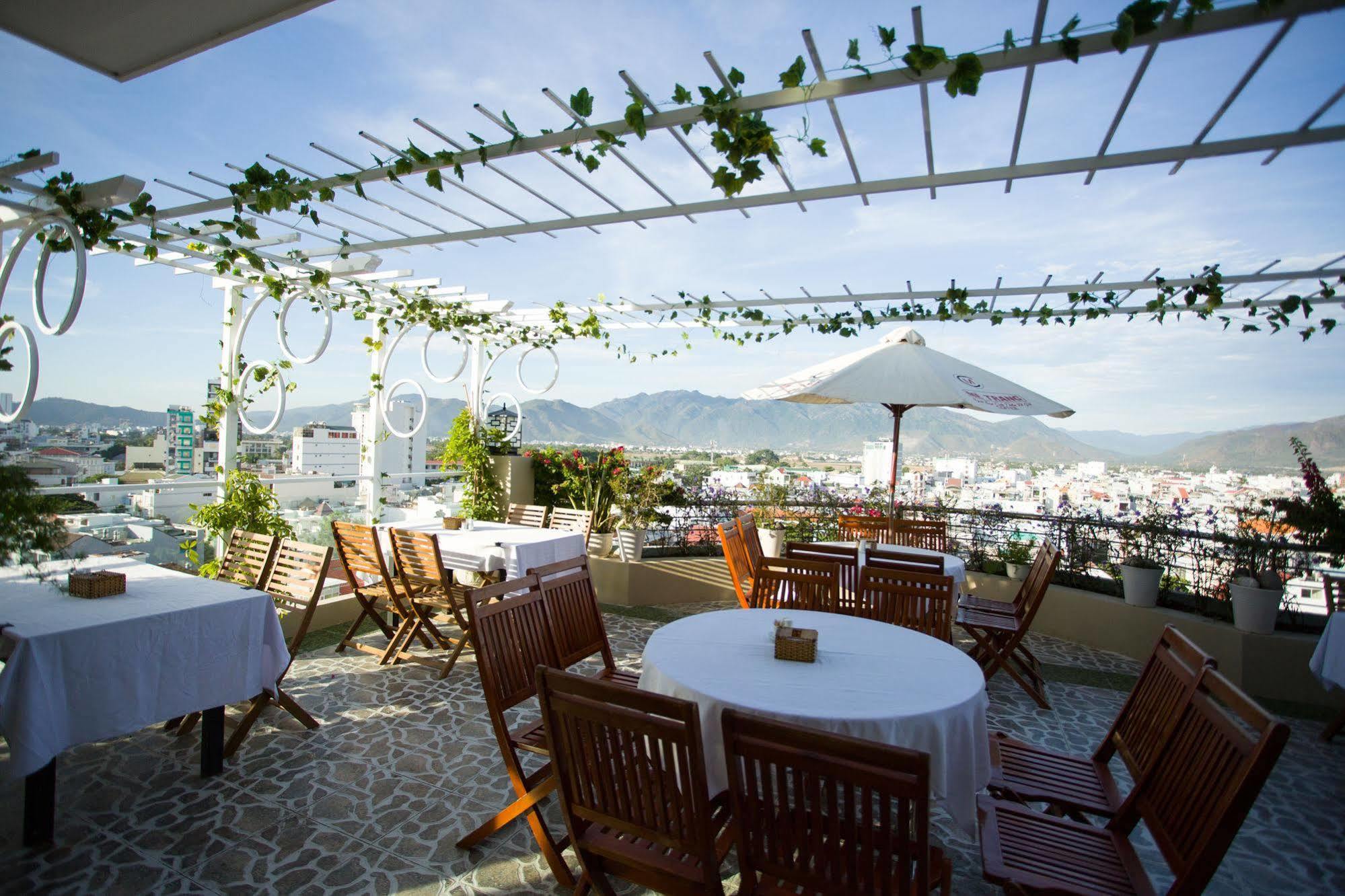 Copac Hotel Nha Trang Exteriör bild