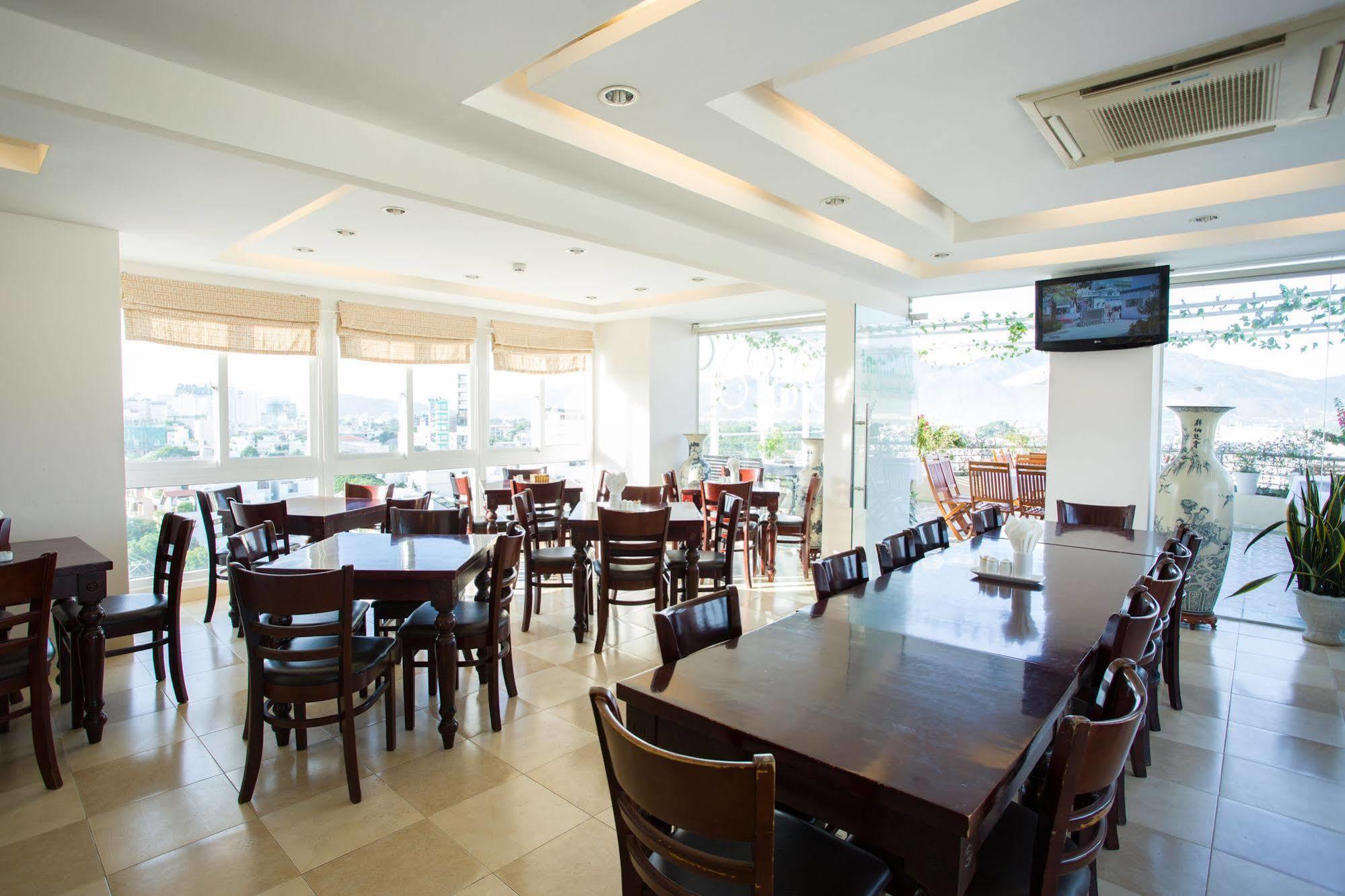 Copac Hotel Nha Trang Exteriör bild